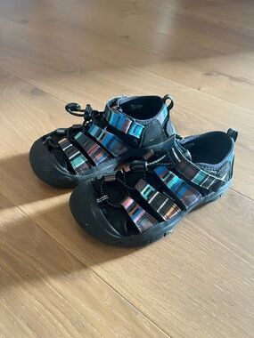KEEN Kids Sandals Size 13 Closed Toe Hiking Water Shoes